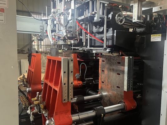 Triple In Mould Labeling 1L Plastic Bottle Blow Molding Machine With D Type